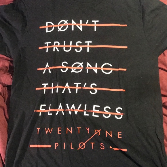 Pilots Blurryface Tshirt | Poshmark